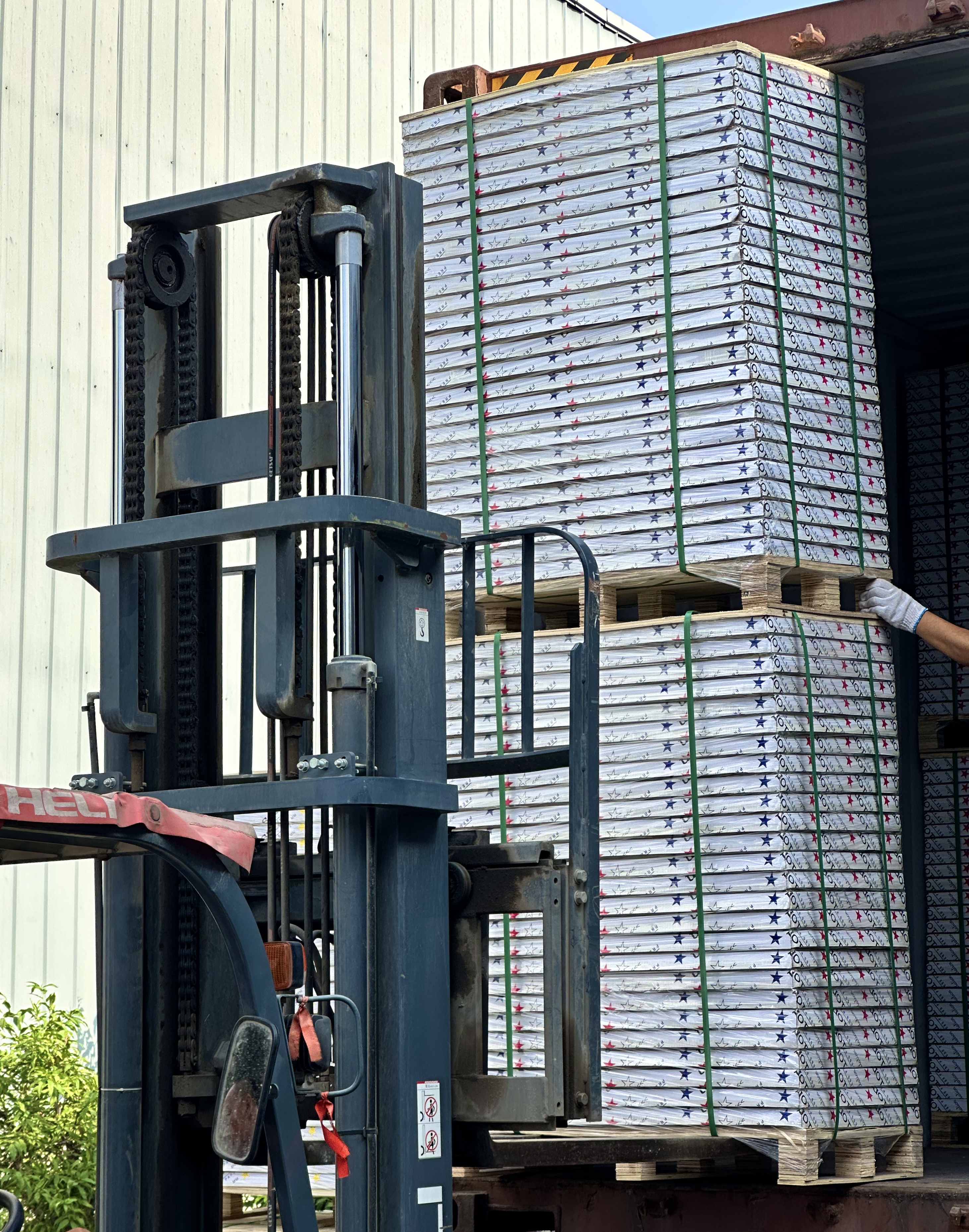 EXPORT LOADING